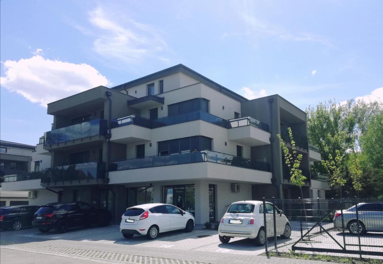 Lakeside Family & Studio Apartments Кестели Екстериор снимка