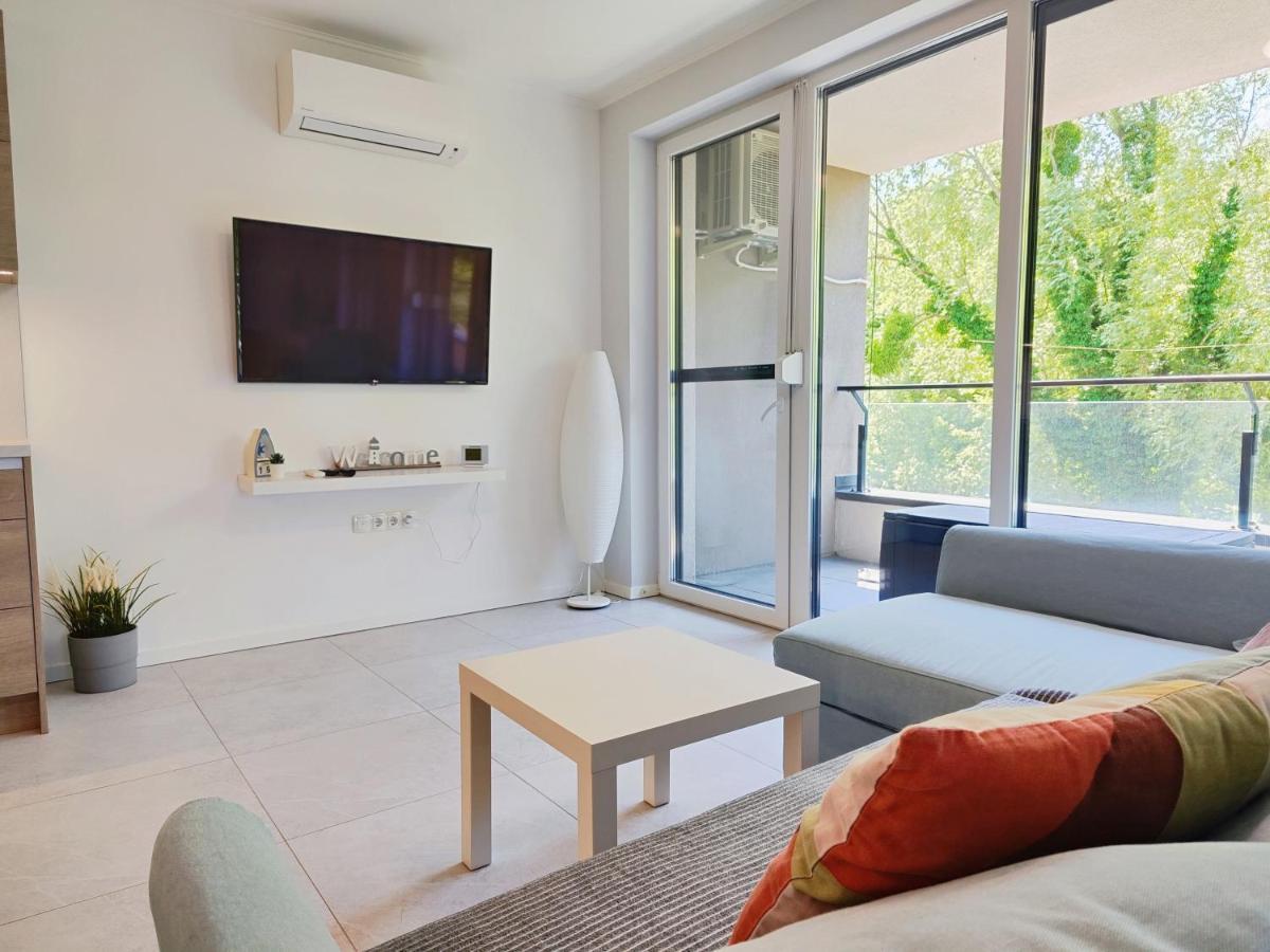 Lakeside Family & Studio Apartments Кестели Екстериор снимка