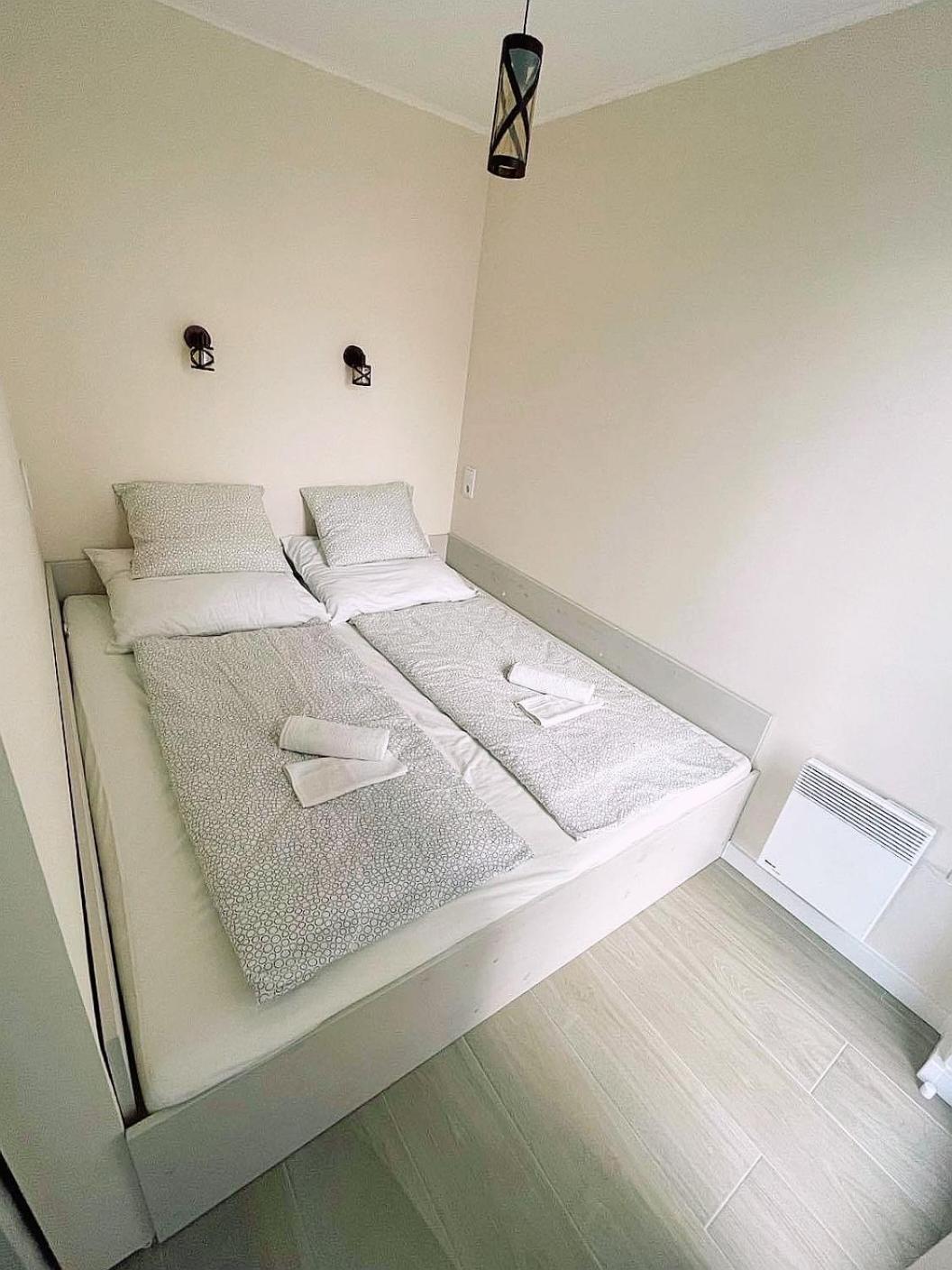 Lakeside Family & Studio Apartments Кестели Екстериор снимка