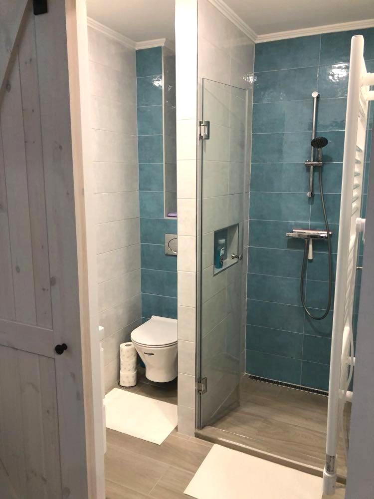 Lakeside Family & Studio Apartments Кестели Екстериор снимка
