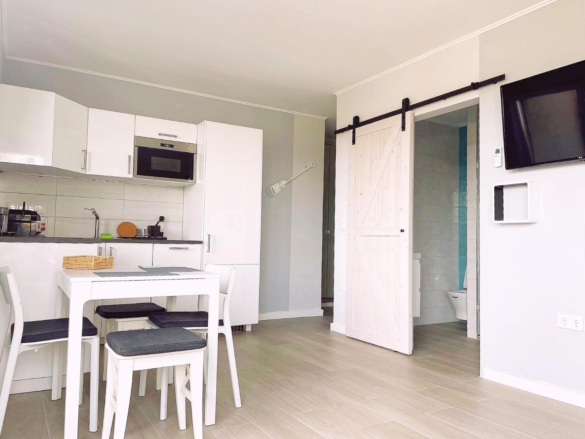 Lakeside Family & Studio Apartments Кестели Екстериор снимка